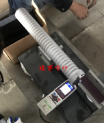 寧波某客戶為合金鋼螺栓和鑲件，風(fēng)力發(fā)電葉片襯套定制的專用噴砂